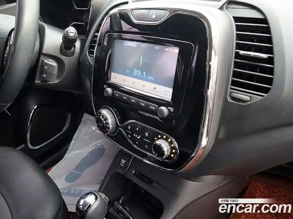 Renault QM3 2015 1.5 Автомат в Москве № 620275, фото 11