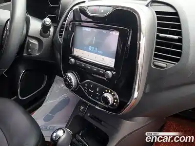 Renault QM3 2015 1.5 Автомат в Москве № 620275, миниатюра 11