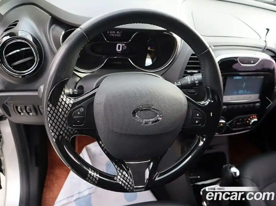 Renault QM3 2015 1.5 Автомат в Москве № 620275, фото 8