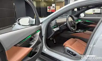 BMW 5-Series 2025 2.0 Автомат в Москве № 620639, миниатюра 11