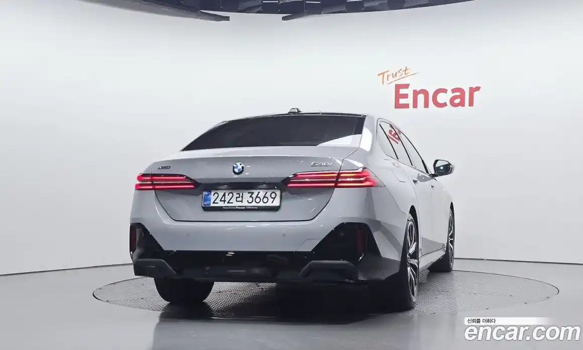 BMW 5-Series 2025 2.0 Автомат в Москве № 620639, фото 4