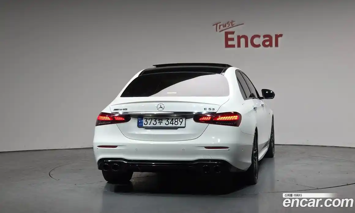 Mercedes-Benz E-Class 2023 3.0 Автомат в Москве № 623016, фото 3