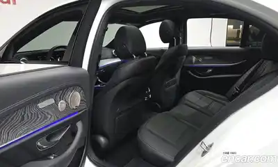 Mercedes-Benz E-Class 2023 3.0 Автомат в Москве № 623016, миниатюра 10