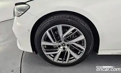 Mercedes-Benz E-Class 2024 2.0 Автомат в Москве № 623100, миниатюра 5