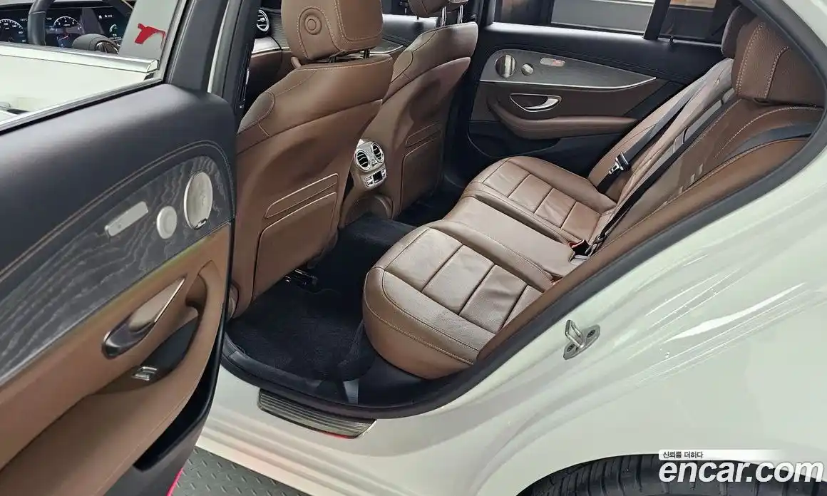 Mercedes-Benz E-Class 2022 2.0 Автомат в Москве № 623361, фото 13