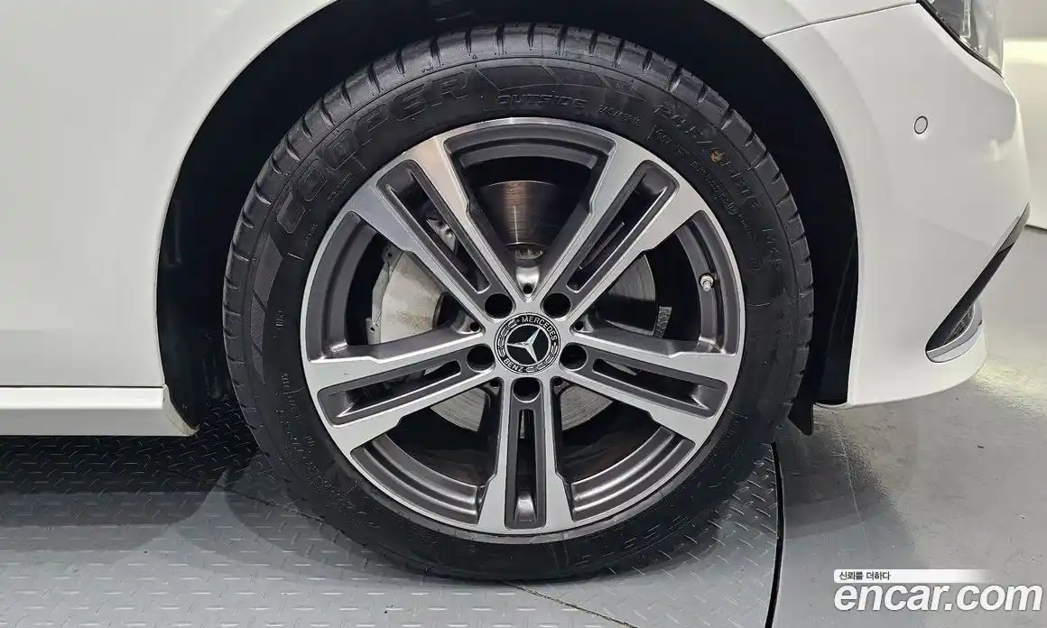 Mercedes-Benz E-Class 2022 2.0 Автомат в Москве № 623361, фото 5