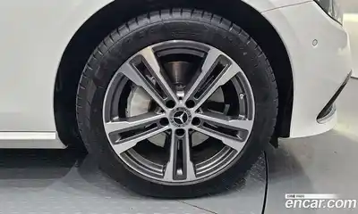 Mercedes-Benz E-Class 2022 2.0 Автомат в Москве № 623361, миниатюра 5