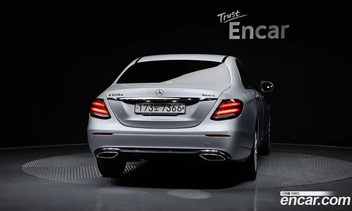 Mercedes-Benz E-Class 2020 1.9 Автомат в Москве № 623418, фото 4