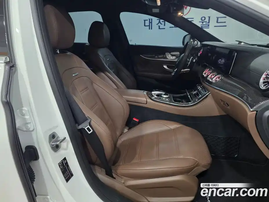 Mercedes-Benz E-Class 2019 4.0 Автомат в Москве № 623571, фото 17