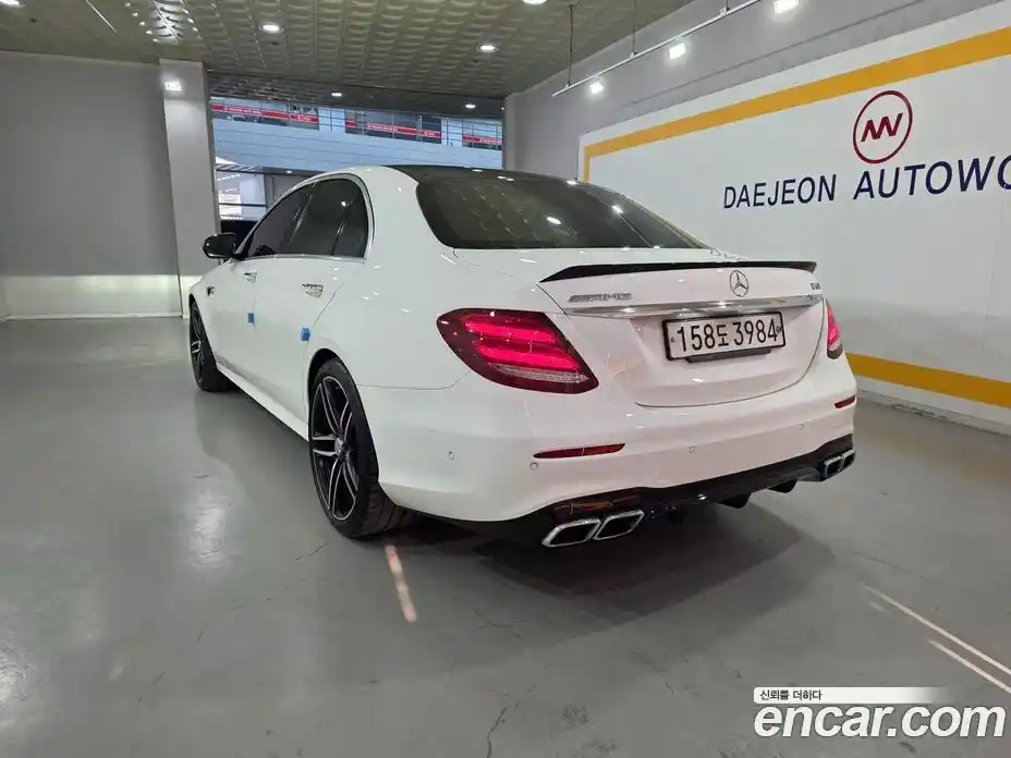 Mercedes-Benz E-Class 2019 4.0 Автомат в Москве № 623571, фото 3