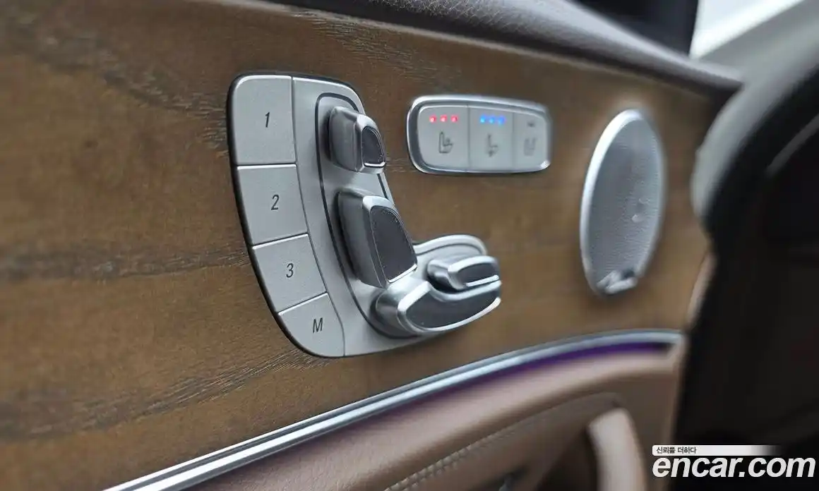 Mercedes-Benz E-Class 2019 2.0 Автомат в Москве № 623920, фото 18