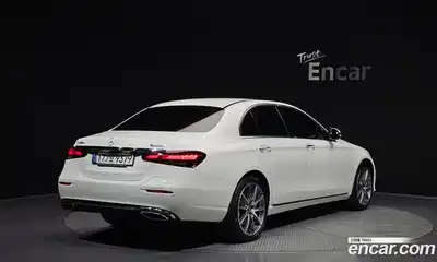 Mercedes-Benz E-Class 2022 2.0 Автомат в Москве № 623925, миниатюра 2
