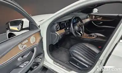 Mercedes-Benz E-Class 2022 2.0 Автомат в Москве № 623925, миниатюра 10