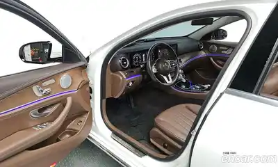 Mercedes-Benz E-Class 2019 2.0 Автомат в Москве № 623933, миниатюра 11