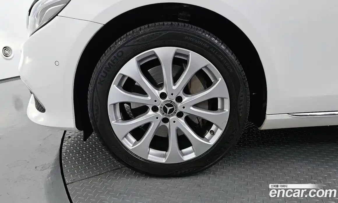 Mercedes-Benz E-Class 2019 2.0 Автомат в Москве № 623933, фото 5