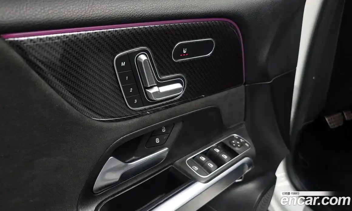 Mercedes-Benz GLB-Class 2021 2.0 Автомат в Москве № 624184, фото 17