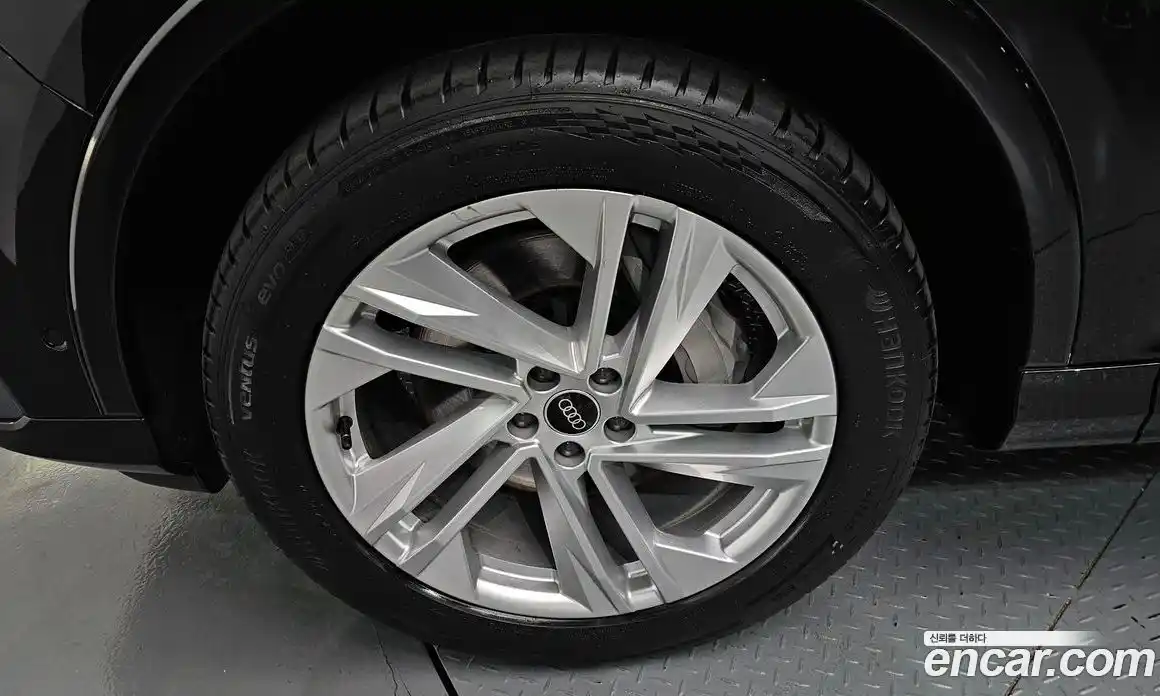 Audi Q7 2022 3.0 Автомат в Москве № 624857, фото 5