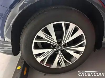 Audi Q4 e-tron 2025 Автомат в Москве № 625874, миниатюра 8