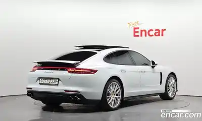 Porsche Panamera 2018 3.0 Автомат в Москве № 626794, миниатюра 2