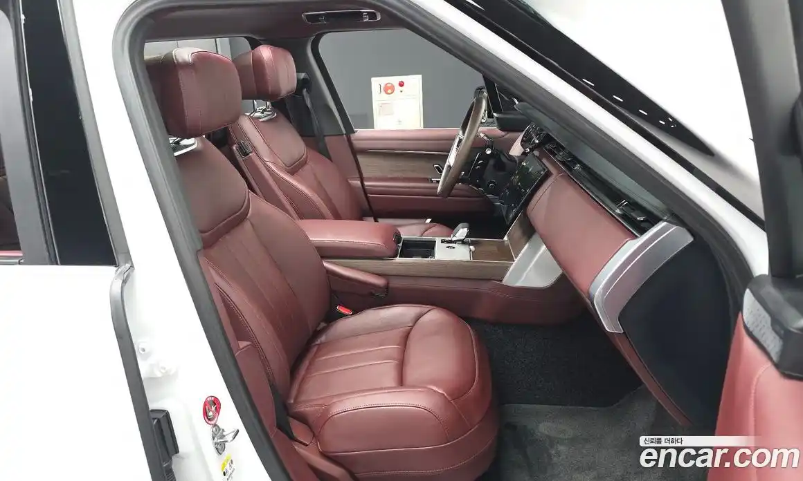 Land Rover Range-Rover 2025 4.4 Автомат в Москве № 627178, фото 11