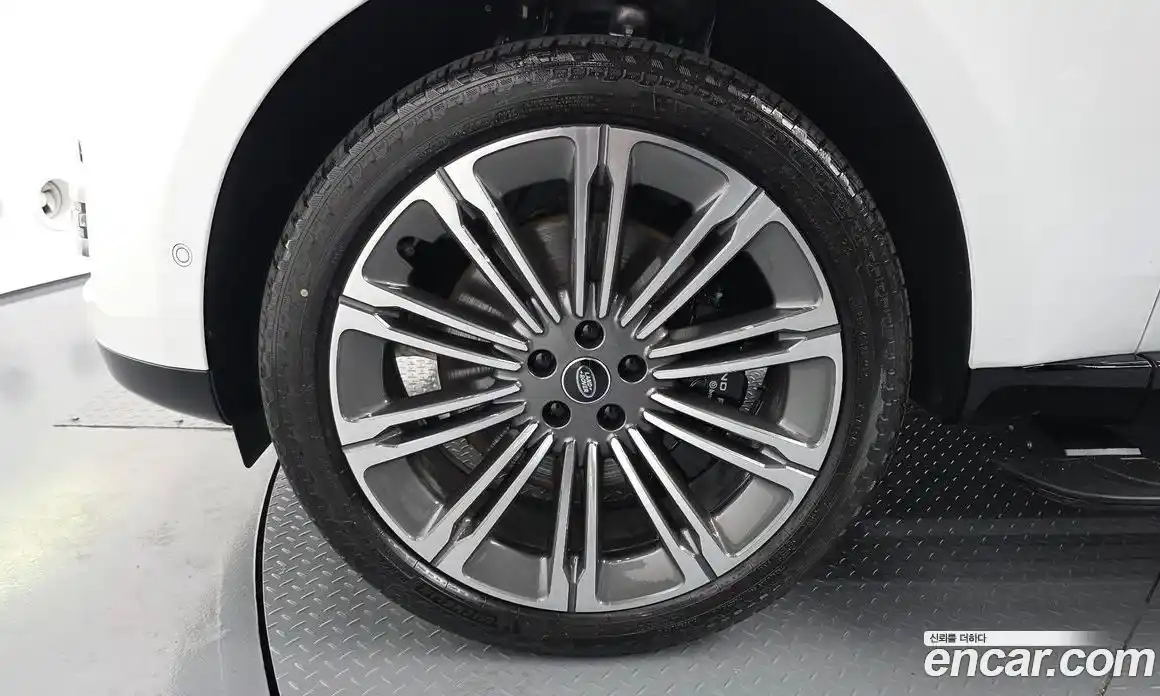 Land Rover Range-Rover 2025 4.4 Автомат в Москве № 627178, фото 5