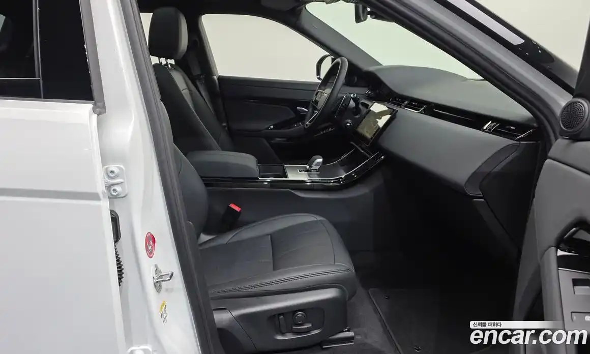 Land Rover Range-Rover Evoque 2026 2.0 Автомат в Москве № 627199, фото 3