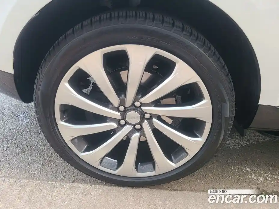 Land Rover Range-Rover 2023 4.4 Автомат в Москве № 627322, фото 15