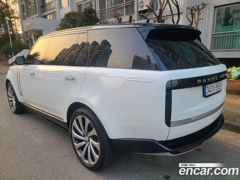 Land Rover Range-Rover 2023 4.4 Автомат в Москве № 627322, фото 3