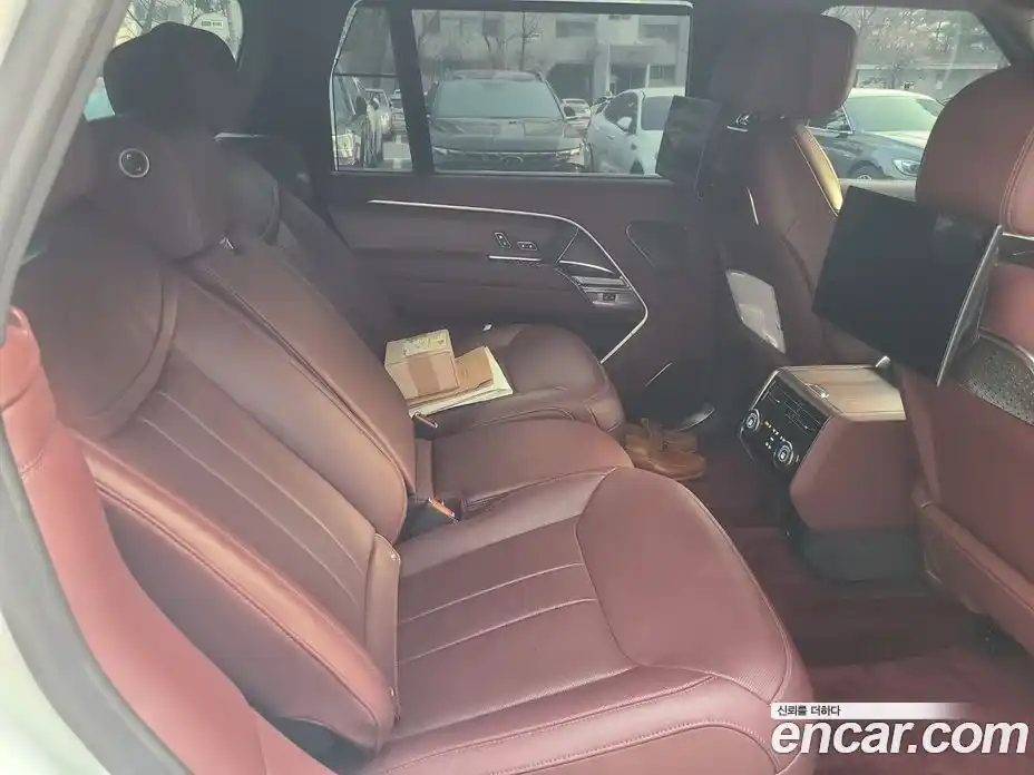 Land Rover Range-Rover 2023 4.4 Автомат в Москве № 627322, фото 10