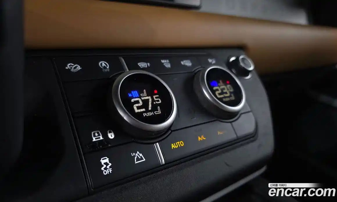 Land Rover Defender 2024 2.0 Автомат в Москве № 627359, фото 16