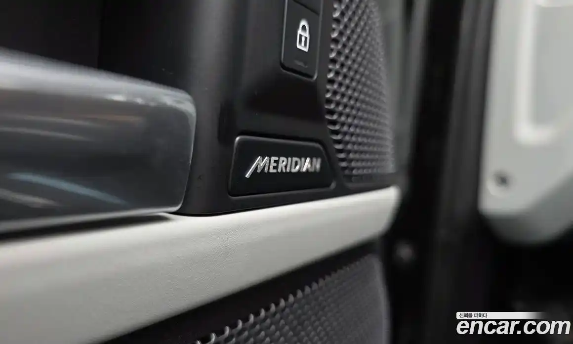 Land Rover Defender 2024 2.0 Автомат в Москве № 627359, фото 17