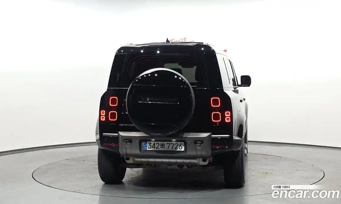 Land Rover Defender 2024 2.0 Автомат в Москве № 627359, фото 3