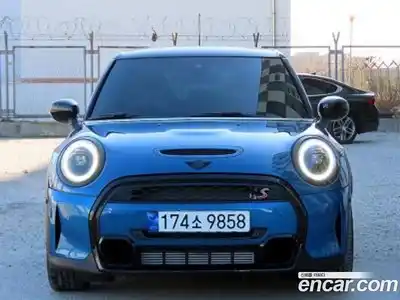 Mini Cooper 2023 2.0 Автомат в Москве № 627676, миниатюра 2