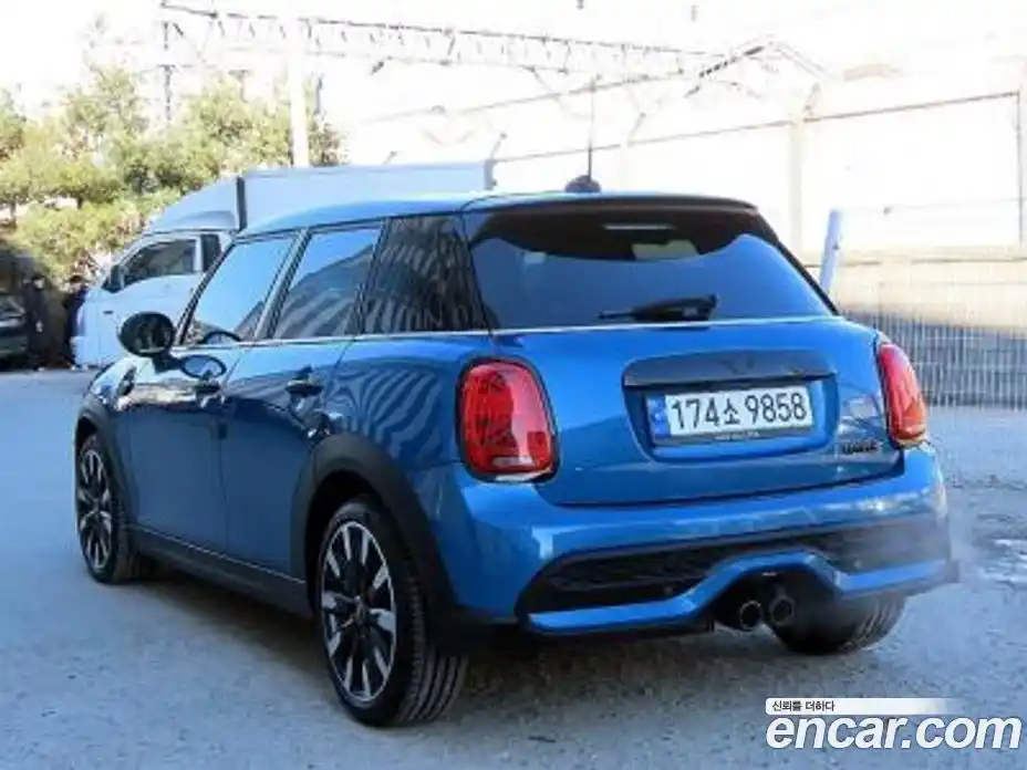 Mini Cooper 2023 2.0 Автомат в Москве № 627676, фото 3