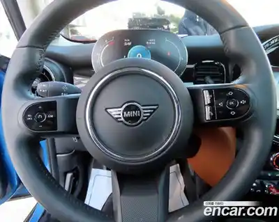 Mini Cooper 2023 2.0 Автомат в Москве № 627676, миниатюра 9