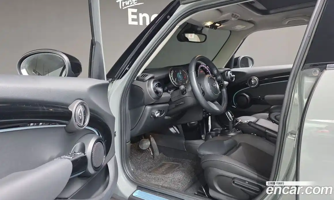 Mini Cooper 2022 1.5 Автомат в Москве № 627812, фото 12