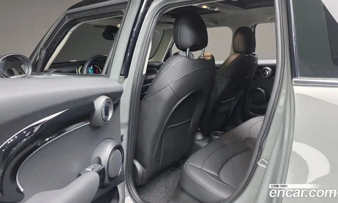 Mini Cooper 2022 1.5 Автомат в Москве № 627812, фото 18