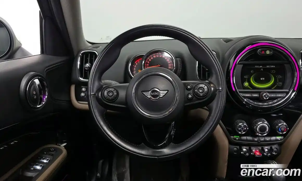 Mini Countryman 2018 2.0 Автомат в Москве № 628060, фото 13