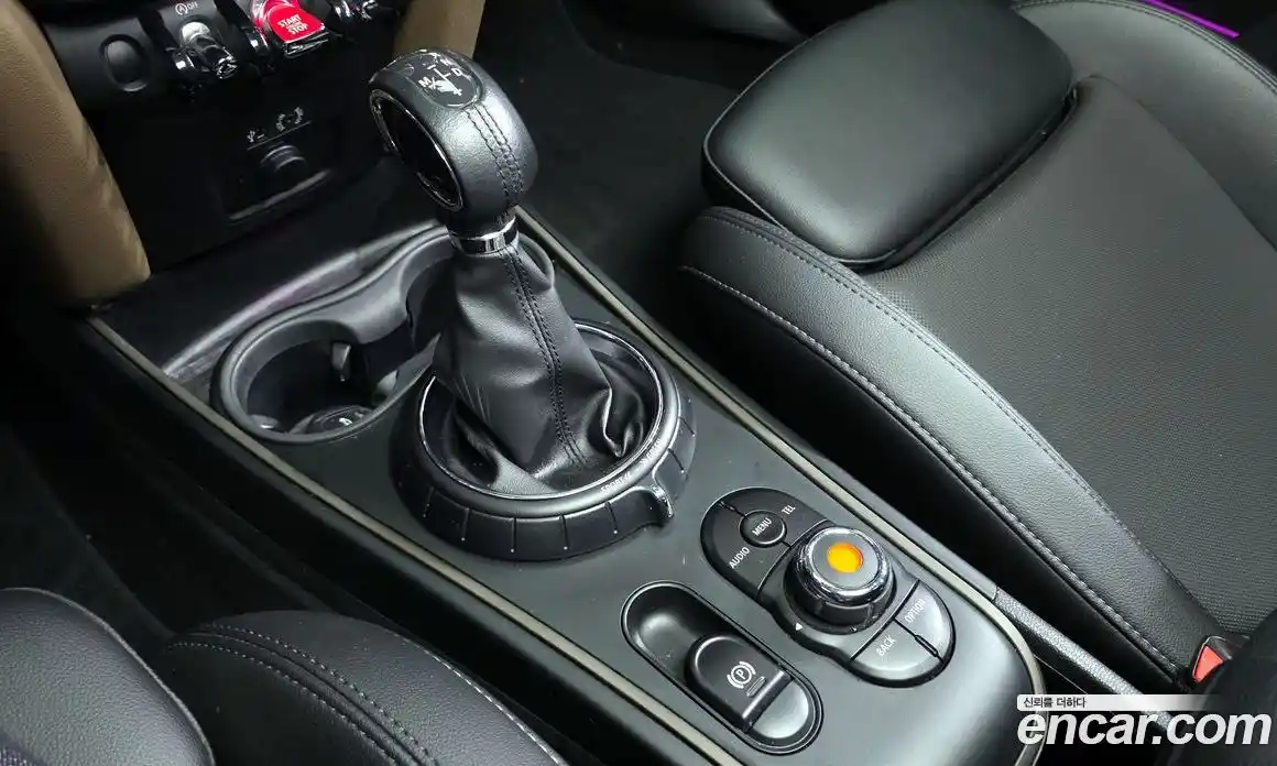 Mini Countryman 2018 2.0 Автомат в Москве № 628060, фото 9