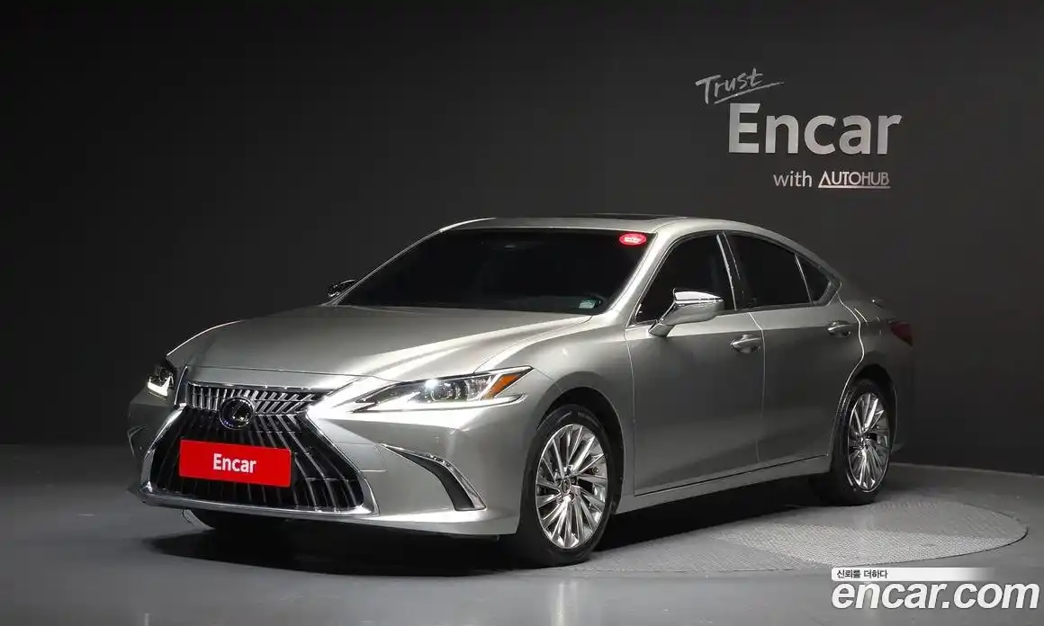 Lexus ES 2023 2.5 Автомат в Москве № 628532, фото 1