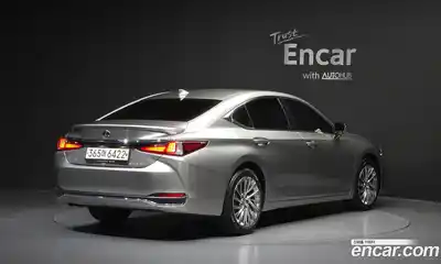 Lexus ES 2023 2.5 Автомат в Москве № 628532, миниатюра 2