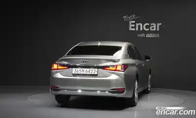 Lexus ES 2023 2.5 Автомат в Москве № 628532, миниатюра 4