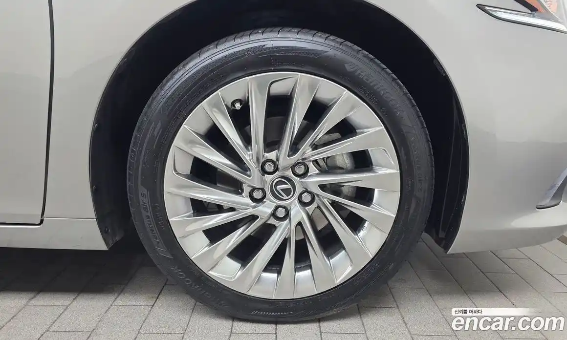 Lexus ES 2023 2.5 Автомат в Москве № 628532, фото 5