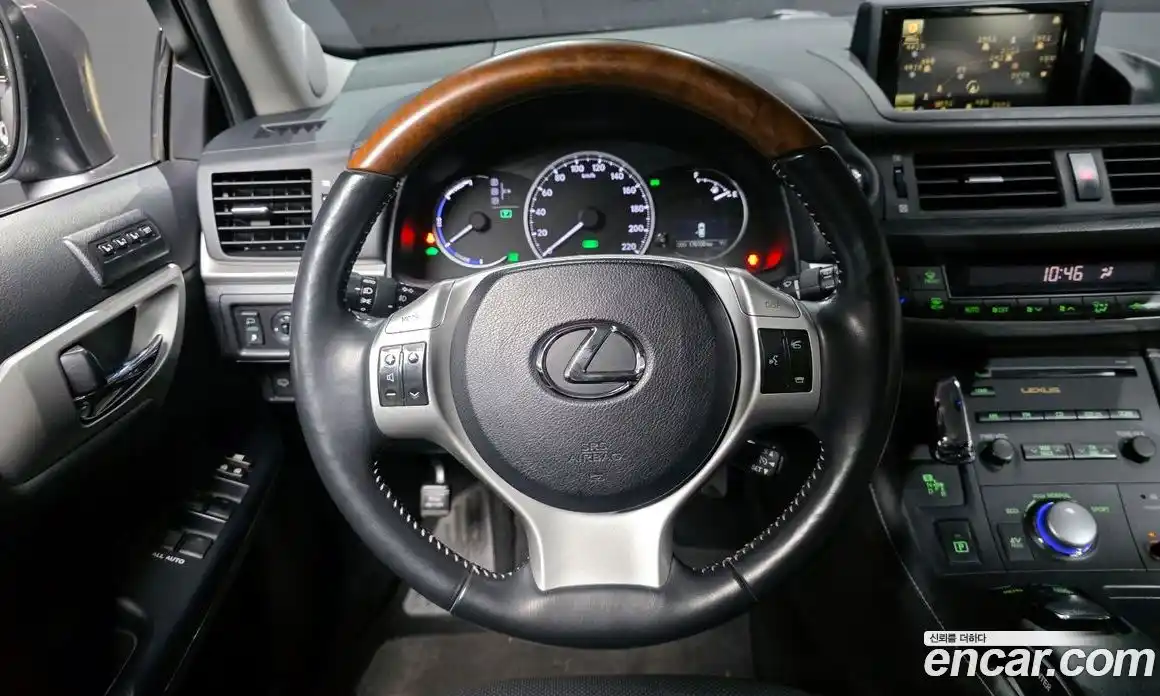 Lexus CT200h 2012 1.8 Автомат в Москве № 628707, фото 12