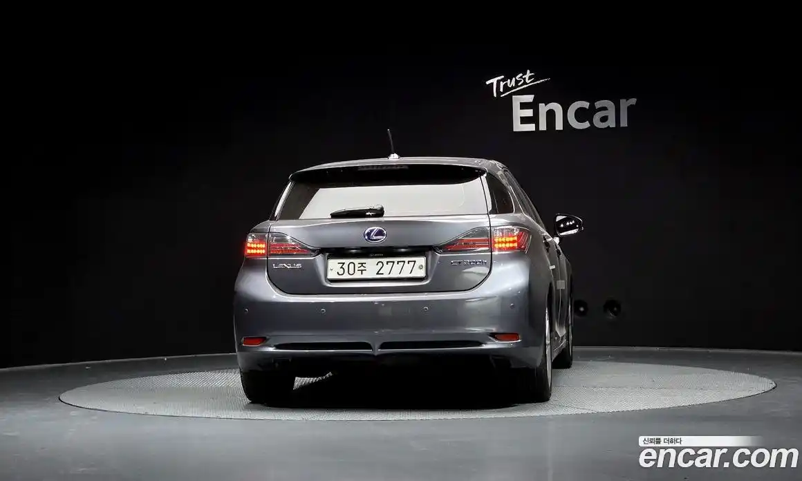 Lexus CT200h 2012 1.8 Автомат в Москве № 628707, фото 3