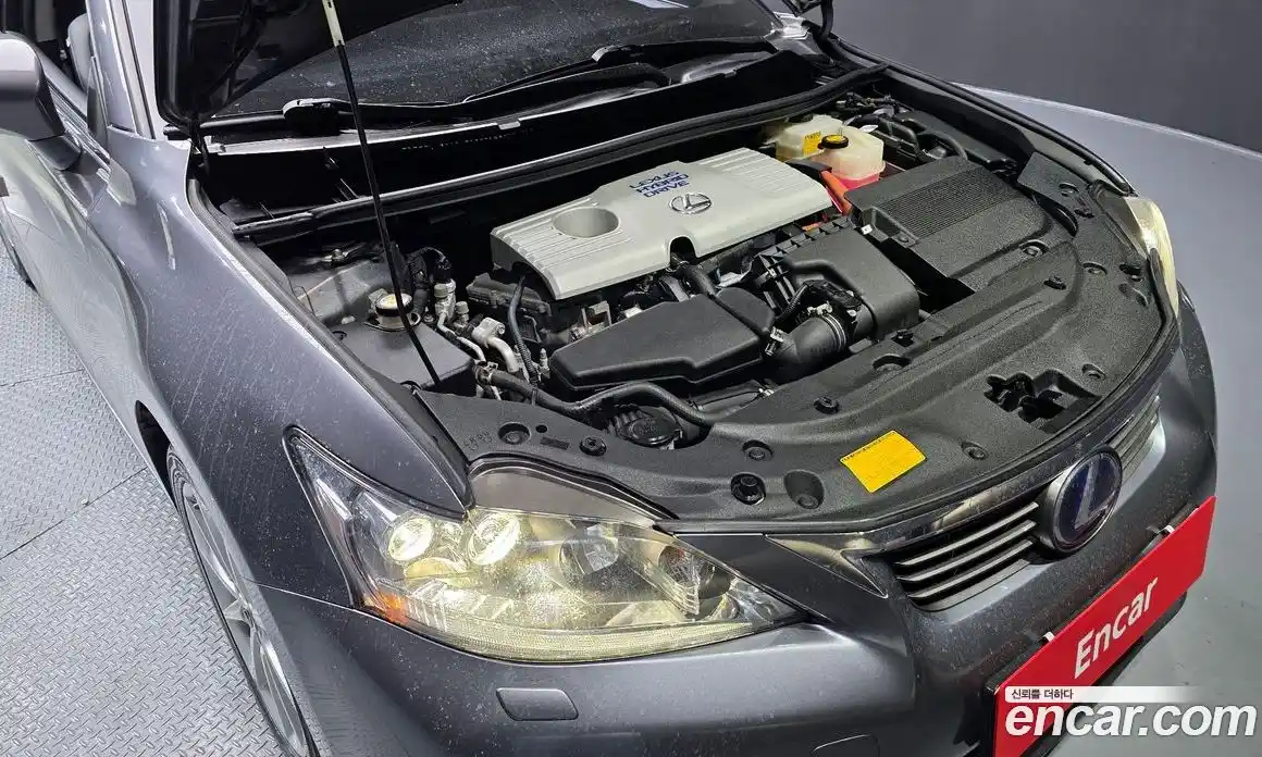 Lexus CT200h 2012 1.8 Автомат в Москве № 628707, фото 5