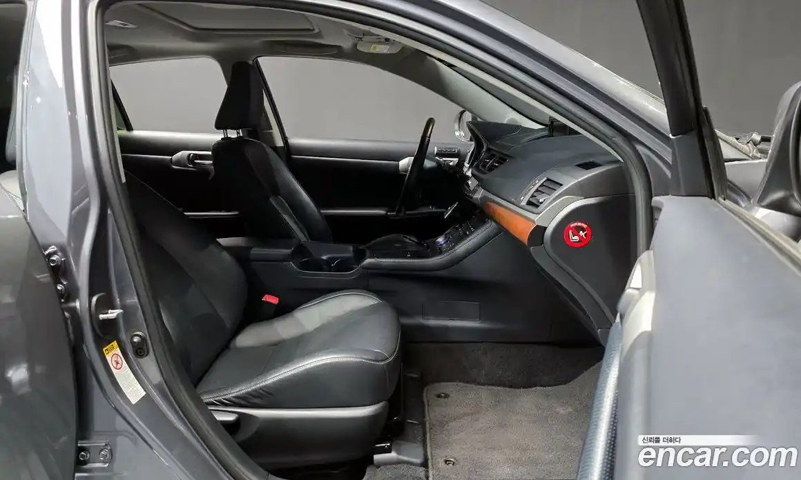 Lexus CT200h 2012 1.8 Автомат в Москве № 628707, фото 10