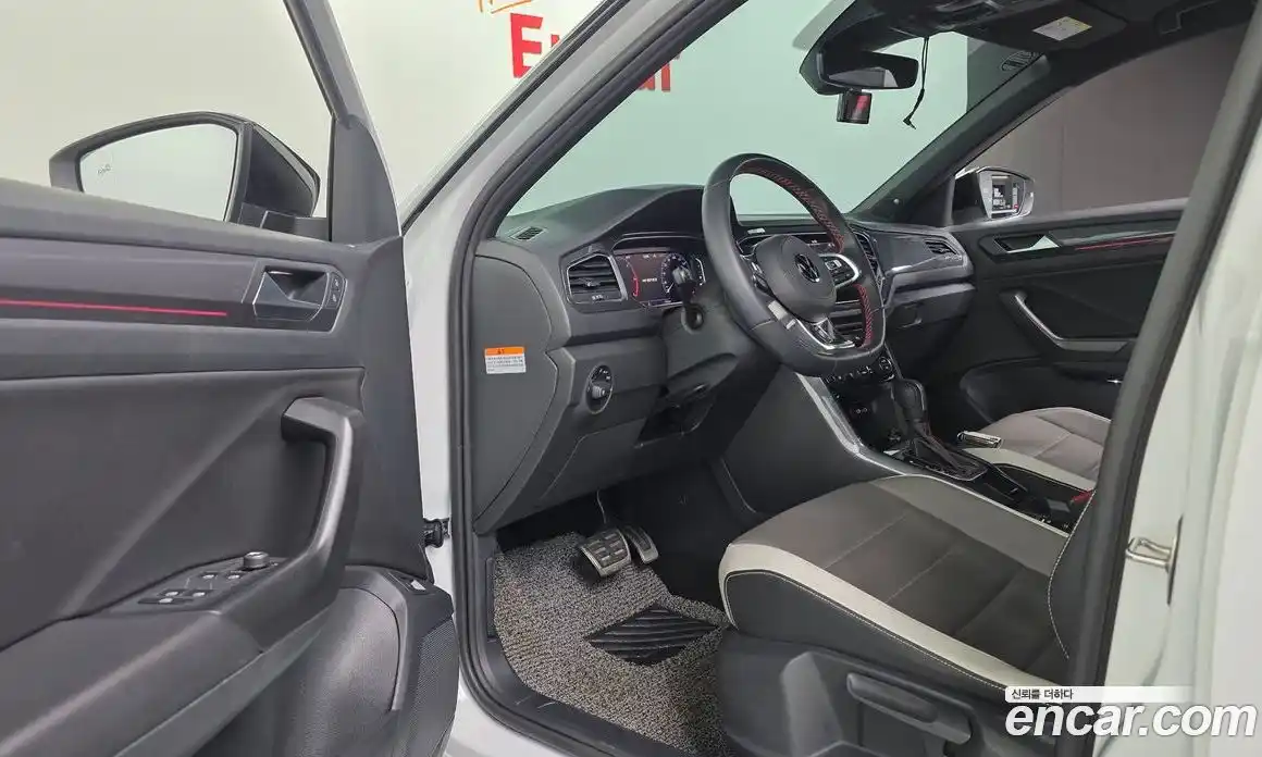 Volkswagen T-Roc 2022 2.0 Автомат в Москве № 628828, фото 12