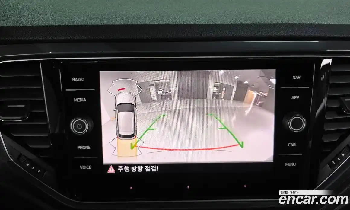 Volkswagen T-Roc 2022 2.0 Автомат в Москве № 628828, фото 16