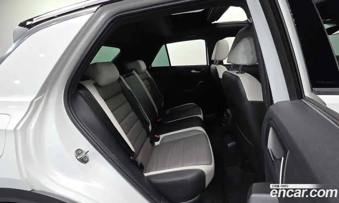 Volkswagen T-Roc 2022 2.0 Автомат в Москве № 628828, фото 19